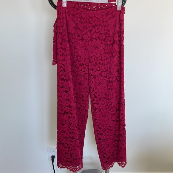 Marciano Raspberry Red Lace Crop top & matching Pants top M, bottoms size 8 - Picture 3 of 6